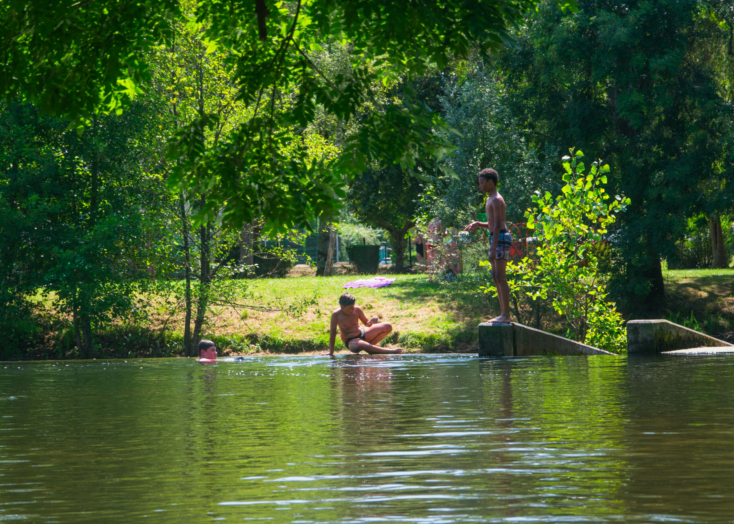 Se rafraichir en rivière