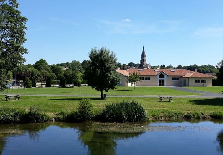 Périgord Inattendu - Village Fleuri Villetoureix