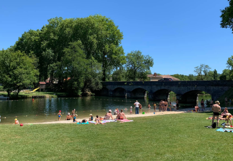 Baignade à Lisle - Périgord Inattendu
