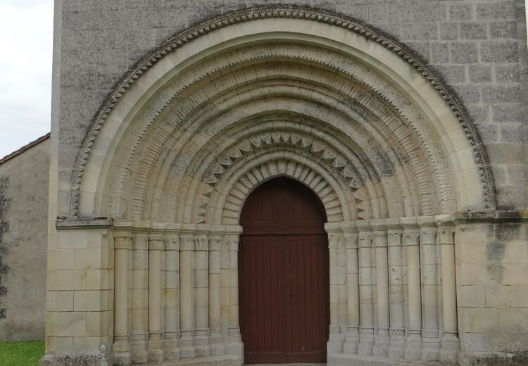 Église Saint-Pierre Es-Liens de Cumond©Mossot