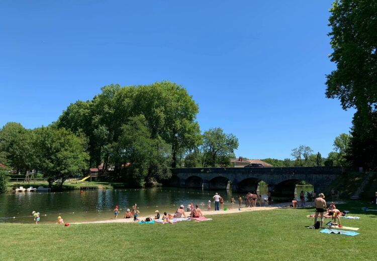 Plage de Lisle sur la rivière Dronne