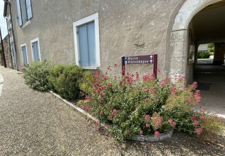 Périgord Inattendu - Village Fleuri Villetoureix