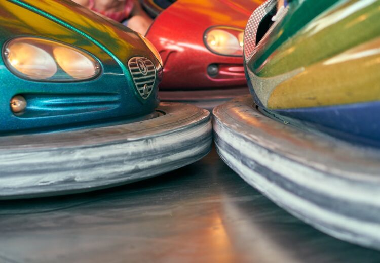 bumper-cars-4390958_1280
